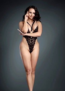 Serina Synn image 2 of 2