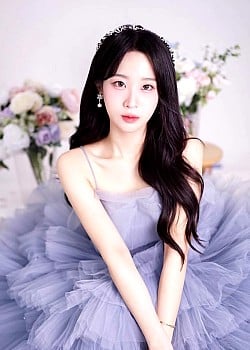 Seungah Son image 2 of 3