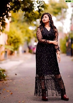 Shaalin Zoya image 2 of 4