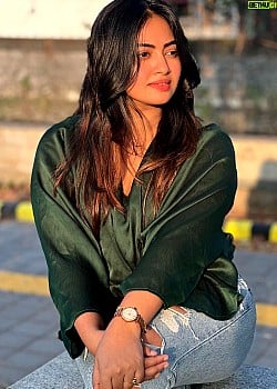 Shaalin Zoya image 1 of 2
