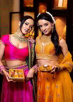 Shah Twins image 3 of 4