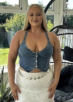 Shannon Keane image 2 of 3
