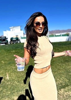 Shannon Rose (Model) image 2 of 3