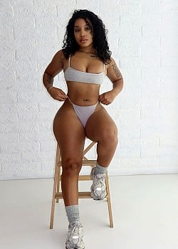 Shara Moss image 2 of 3