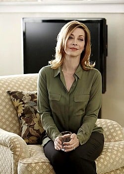 Sharon Lawrence image 2 of 3