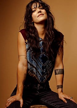 Sharon Van Etten image 1 of 1