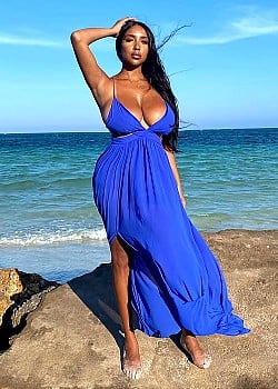 Shay Bombshell image 3 of 4