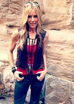 Sheri Moon Zombie image 2 of 3
