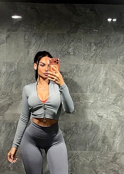 Sheyla Williams image 2 of 3