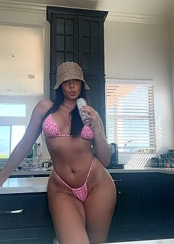 Sheyla Williams image 3 of 3