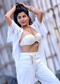 Shikha Malhotra image 4 of 4