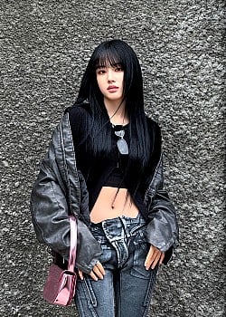 Shim Ja-Yoon image 2 of 2