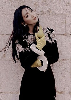 Shin Min-a image 4 of 4
