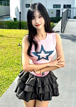 Shino (Instagram) image 2 of 4