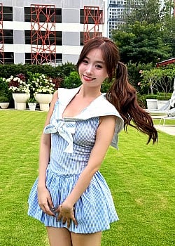 Shino (Instagram) image 3 of 4