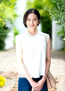 Shiori Hirai image 2 of 4
