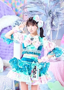 Shiori Honda image 2 of 3
