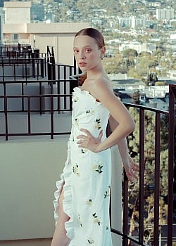 Shira Haas image 2 of 4