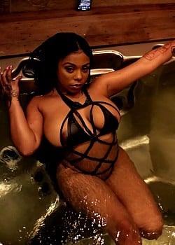 Shira Monae image 1 of 1