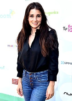 Shiri Appleby image 3 of 4