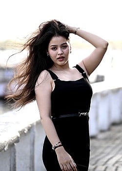 Shivangi Lohar image 2 of 4