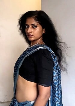 Shobana Karthikeyan image 3 of 3