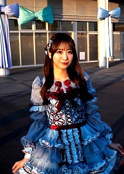 Shoko Takiwaki image 2 of 4