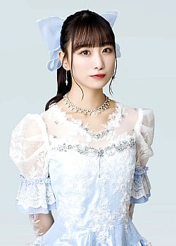 Shoko Takiwaki image 1 of 4