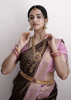 Shreya Vishakant image 1 of 4