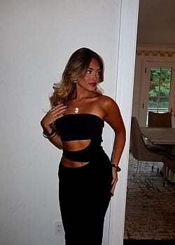 Sienna Long image 2 of 2