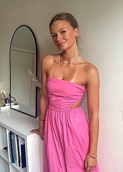 Sienna Thorpe image 1 of 2