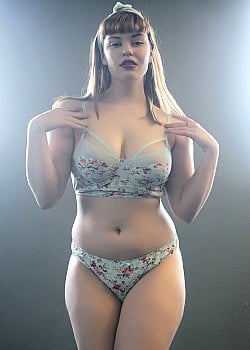 Sierra McKenzie image 2 of 3