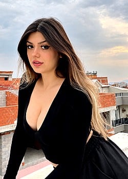 Simge Barankoglu image 1 of 1