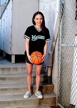 Simone Claire image 3 of 4