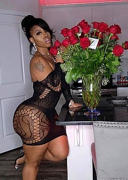 Simone Moore image 3 of 4