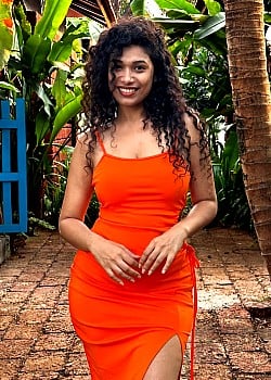 Simone Sharma image 3 of 4
