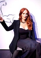 Simone Simons profile photo