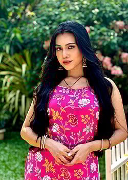 Simran Khan image 4 of 4