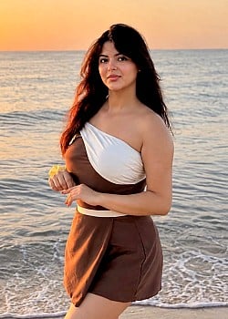 Sinda Naser image 2 of 4