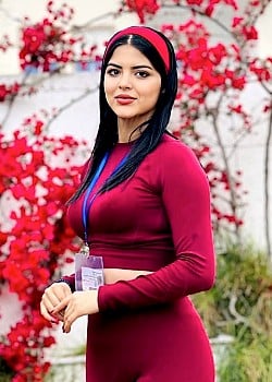 Sinda Naser image 3 of 4