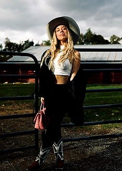 Skyler Shaye image 4 of 4