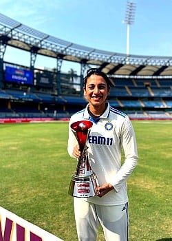 Smriti Mandhana image 4 of 4