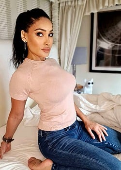 Sofia Hayat image 3 of 4