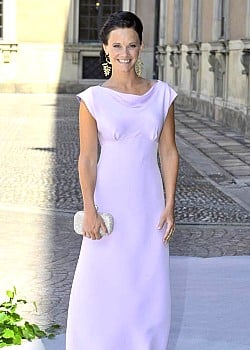 Sofia Hellqvist image 4 of 4