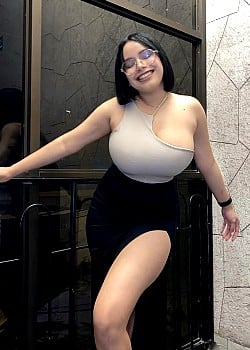Sofia Navas image 1 of 2