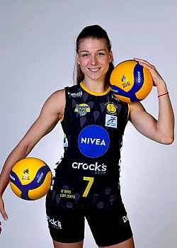 Sofya Kuznetsova image 2 of 2
