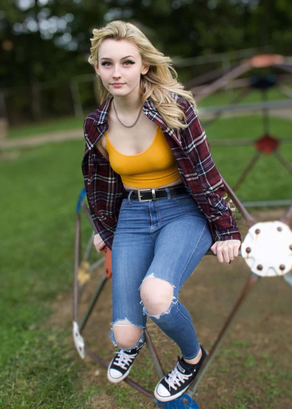 Soggyalien22 - Free pics, galleries & more at Babepedia