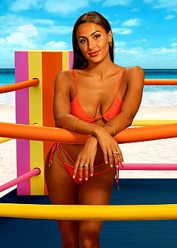 Solene Favreau image 2 of 2
