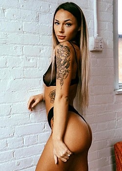 Sommer Brooke image 3 of 4