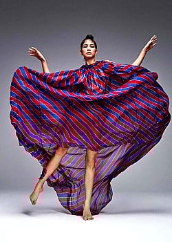 Sonoya Mizuno image 1 of 2